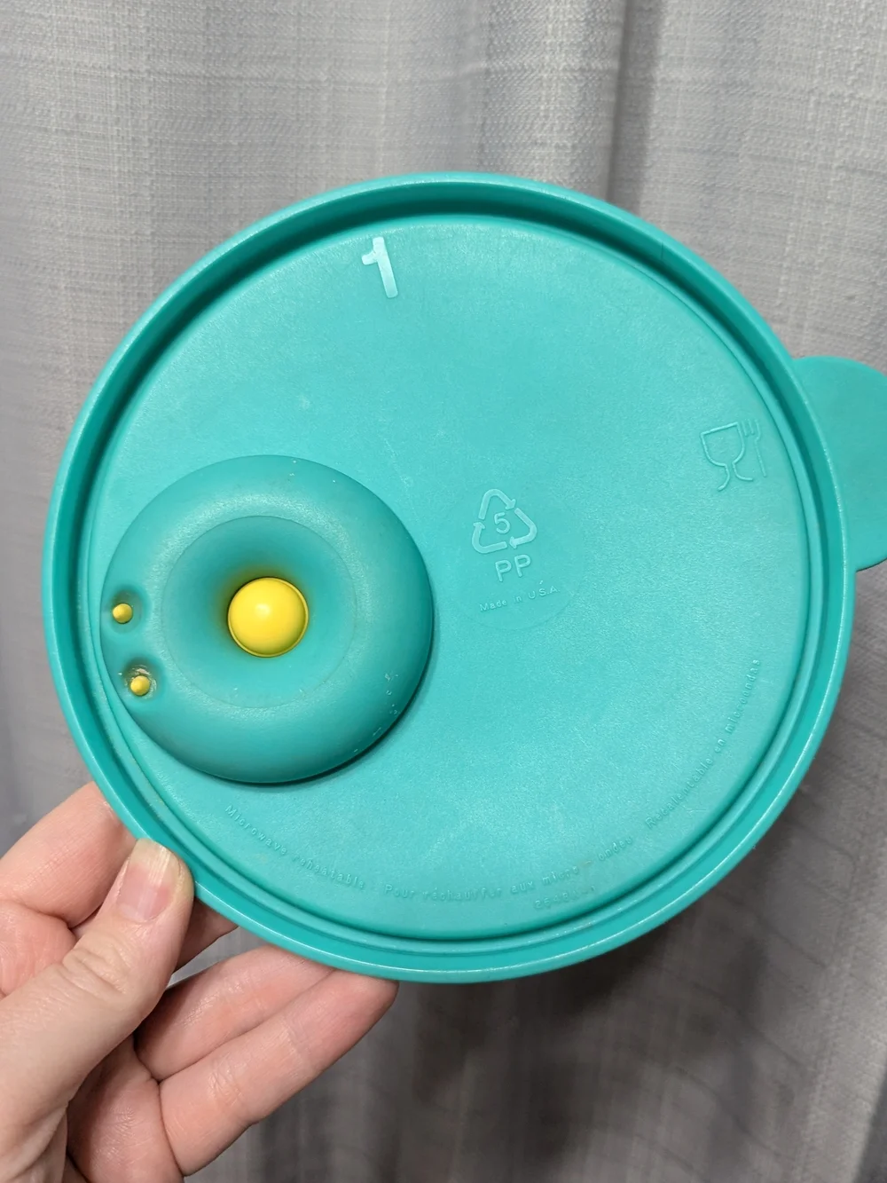 Tupperware #2648 Green Crystalwave #1 Microwave w/yellow flip top 2 1/2 Cup
